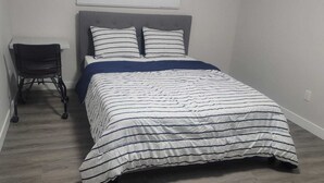 Room - A Cozy home away from home at South East Calgary (Calgary)