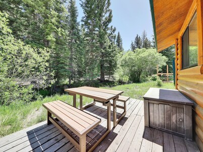 Fox Creek Cottage located in Panguitch Lake