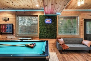 Spielezimmer