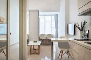 Dining - Nice Studio Free Pool & Gym @ Rivergate D4

 (Ho Chi Minh City)