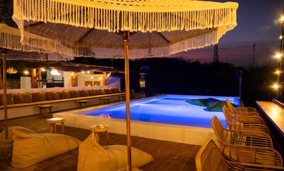 Mad Monkey Nusa Lembongan