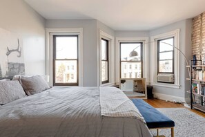 3 Schlafzimmer, Schreibtisch, Bügeleisen/Bügelbrett, kostenloses WLAN