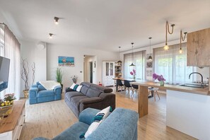 Fernseher, Stereoanlage