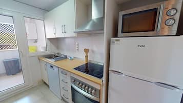 Frigorifero, microonde, forno, lavastoviglie