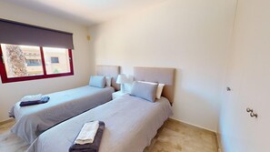 2 quartos, Wi-Fi de cortesia, roupa de cama