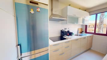 Fridge, oven, dishwasher, coffee/tea maker