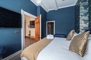 Luxury Apartment, 1 King Bed, Non Smoking, Kitchen | 2 bedrooms, free WiFi