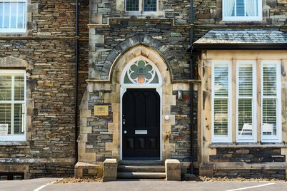 The Governance 公寓