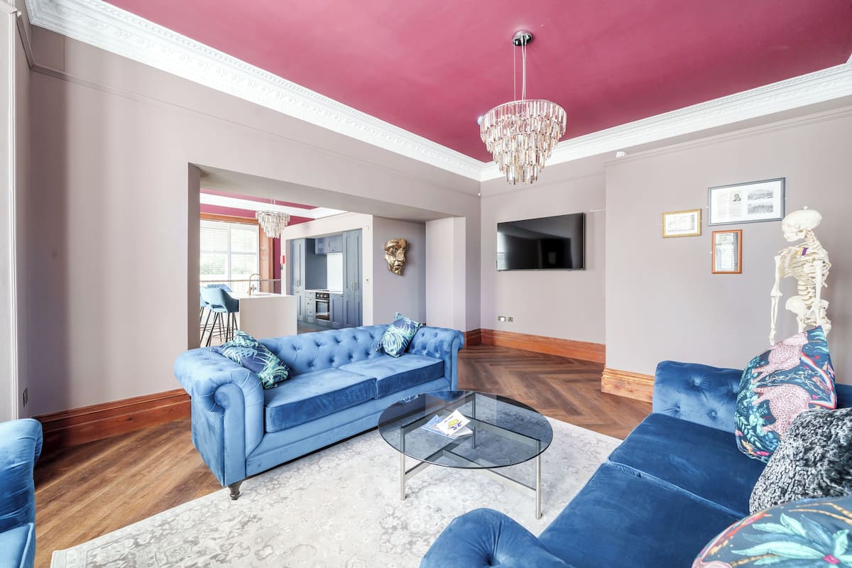 Luxury Apartment, Multiple Beds, Non Smoking, Kitchen | Living area | Flat-screen TV