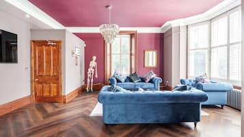 Luxury Apartment, Multiple Beds, Non Smoking, Kitchen | Living area | Flat-screen TV