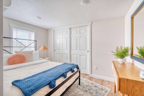 2 makuuhuonetta, silitysrauta/-lauta, vauvan matkasänky, Wi-Fi