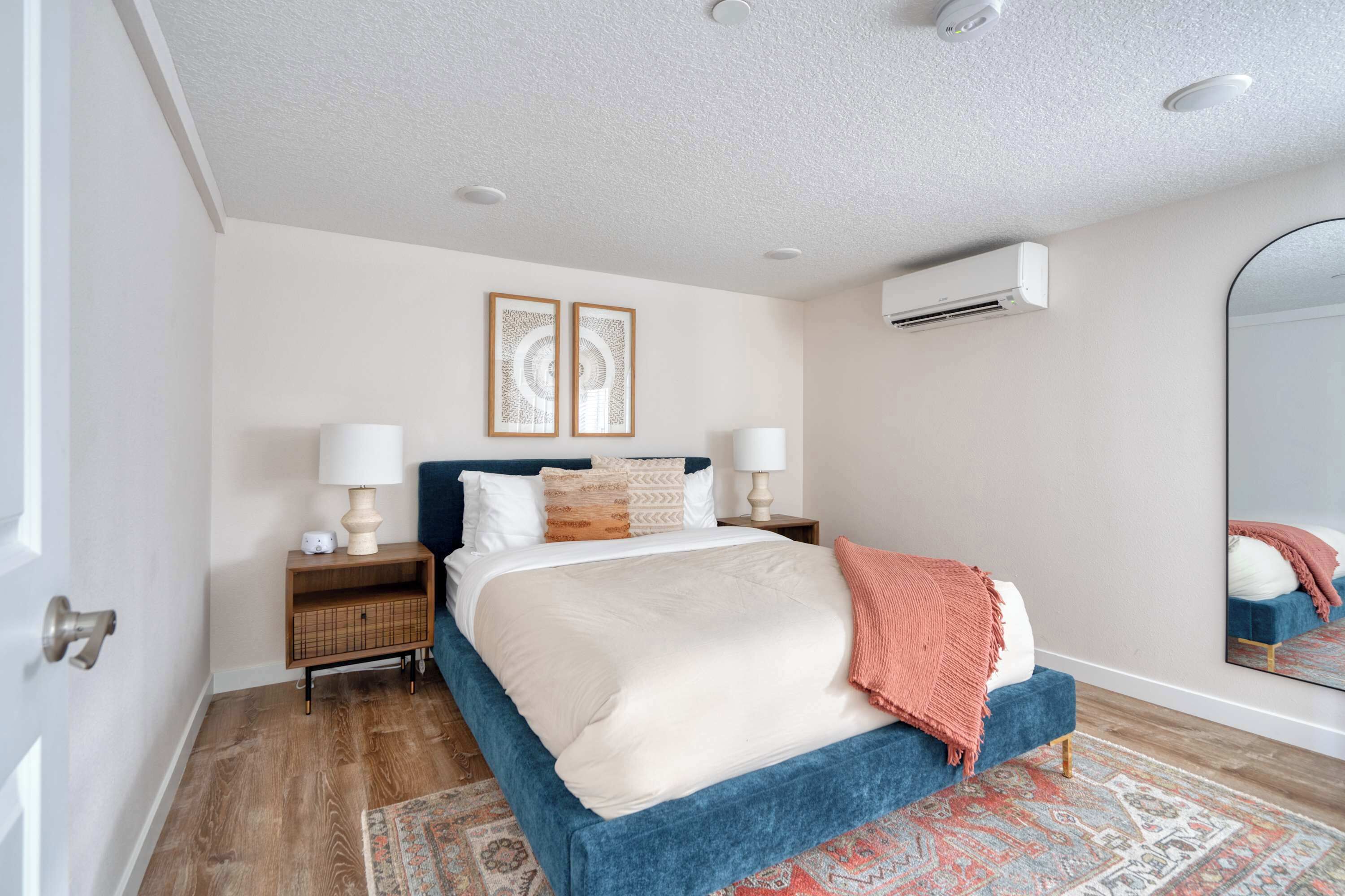 2 soverom, strykejern/-brett, reiseseng for barn og wi-fi