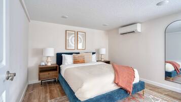 2 soverom, strykejern/-brett, reiseseng for barn og wi-fi