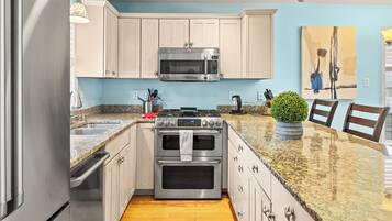 Deluxe House, Private Pool, Beachside | Private kitchen | Full-size fridge, microwave, oven, stovetop