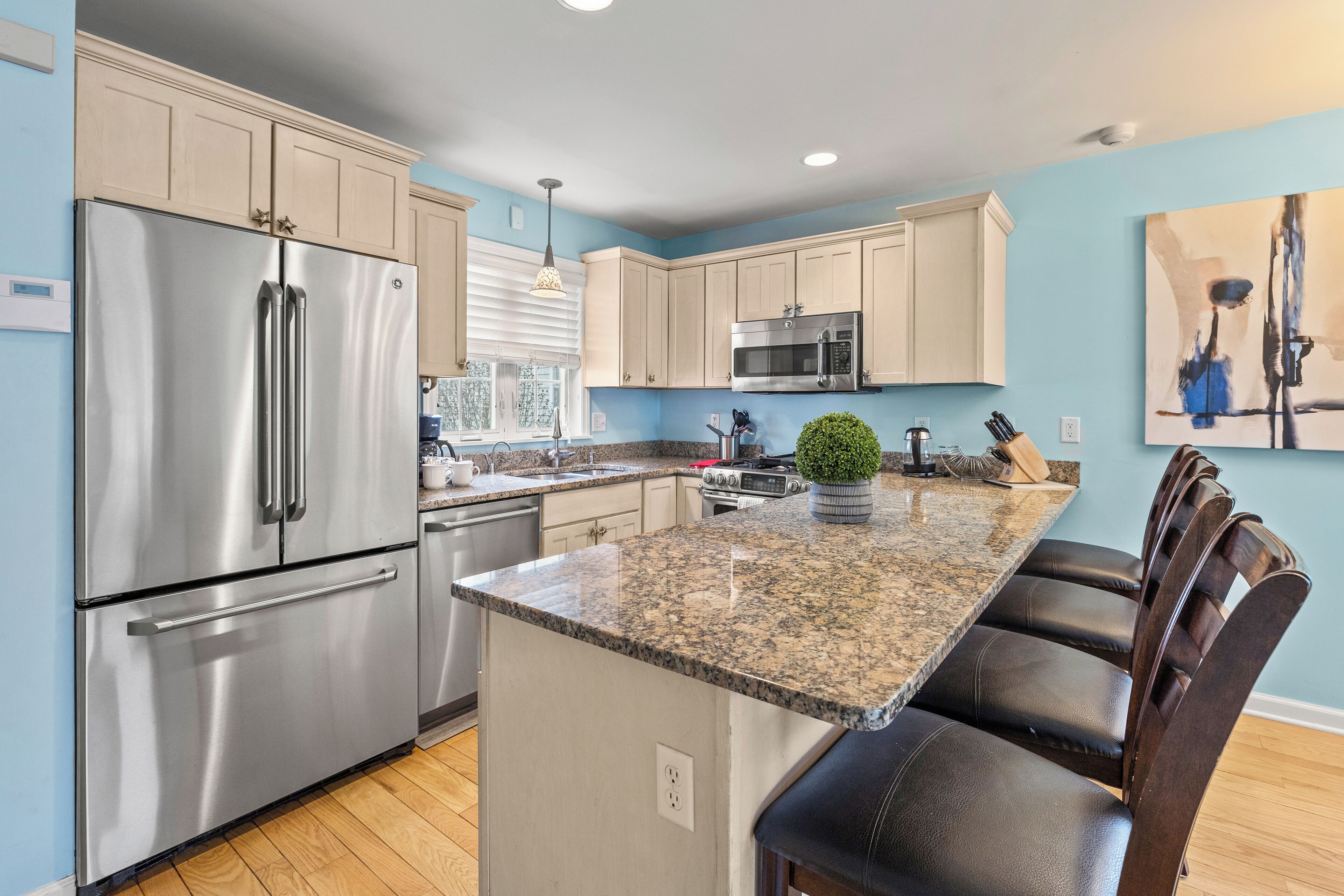 Deluxe House, Private Pool, Beachside | Private kitchen | Full-size fridge, microwave, oven, stovetop