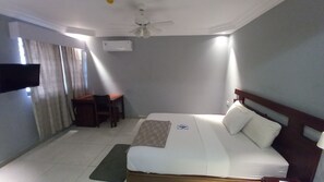 Room - Hensap Hotel (Tema)