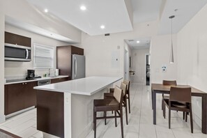Fridge, microwave, dishwasher, coffee/tea maker - Downtown Doral Studio Sleeps 4, ADA, Kitchen, Pool (Miami)