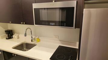 Fridge, microwave, dishwasher, coffee/tea maker