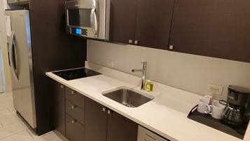 Fridge, microwave, dishwasher, coffee/tea maker