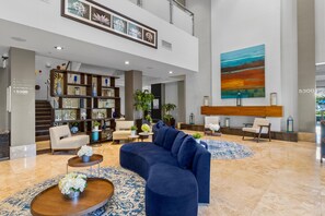 Lobby - Downtown Doral Studio, Kitchen, Parking, Pool (Miami)