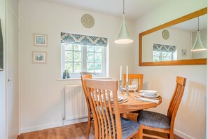 Dining - Beautiful Riverside Cottage with Large Garden, 2BR (Hampshire)