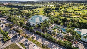 Unclassified image, 3 of 30, button - Sleep, Golf, Repeat–Spacious King Studio in Doral (Miami)