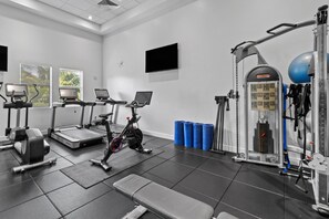 Fitness facility - Walk to Everything Downtown Doral King Studio (Miami)