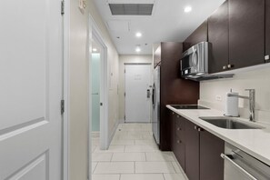 Kühlschrank, Mikrowelle, Geschirrspüler