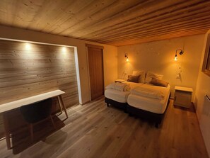 3 chambres, bureau, fer et planche à repasser, Wi-Fi gratuit