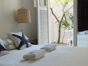 高級雙人房 | 低過敏寢具、免費無線上網