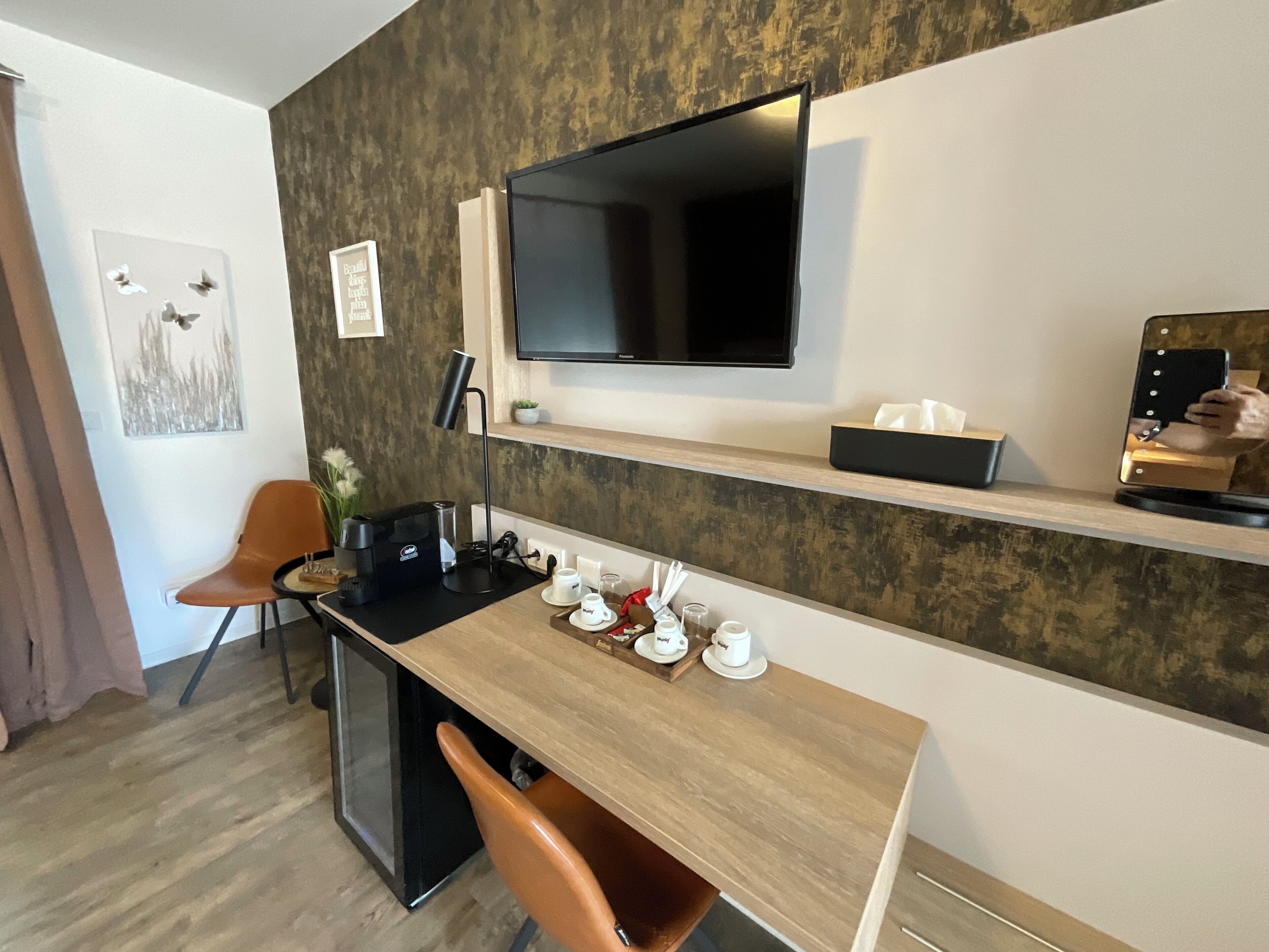 Deluxe Double or Twin Room | Premium bedding, Select Comfort beds, minibar, laptop workspace