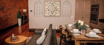 Large and Luxurious 2-bedroom condo in Downtown Fremont with AC, WiFi