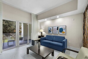 TV - Cozy MIA Retreat | 2 Queen Beds | Kitchen | Lanai (Miami)