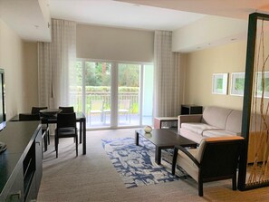 TV - Conveniently close - Convention Center, King Suite (Miami)