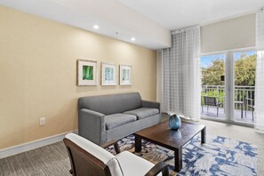 TV - Studio 1070sq ft, enjoy Golfing, Shopping, Dining (Miami)