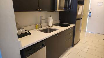 Fridge, microwave, dishwasher, coffee/tea maker