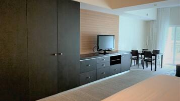 1 bedroom, internet, bed sheets