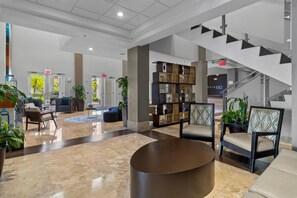 Lobby - Bayfront Park, Convenient King XL Studio, kitchen (Miami)