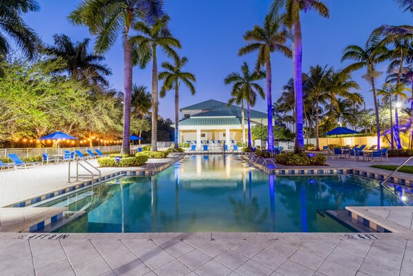 Pool - King Suite with Kitchen, Washer/Dryer, Lanai (Miami)