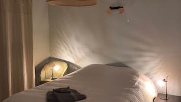 2 slaapkamers, een strijkplank/strijkijzer, gratis wifi, beddengoed