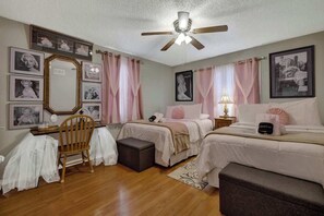 3 bedrooms, iron/ironing board, free WiFi, bed sheets