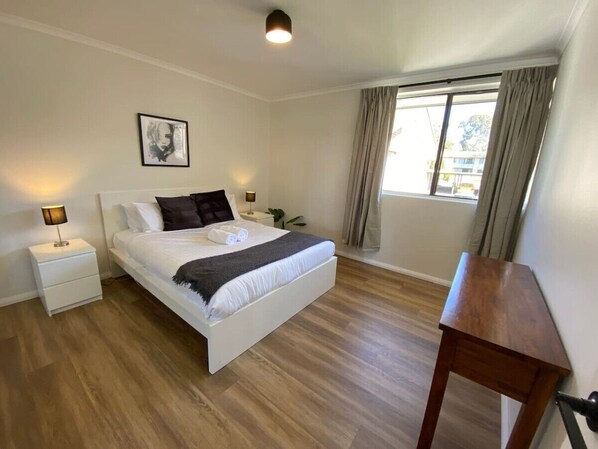 4 bedrooms, desk, iron/ironing board, WiFi