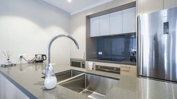 Fridge, microwave, oven, stovetop