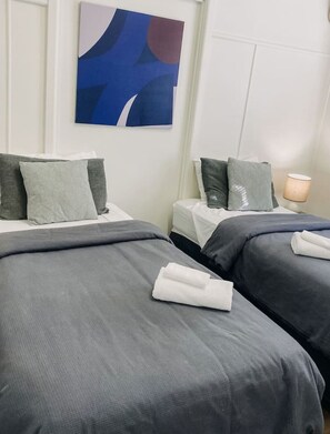 3 bedrooms, desk, iron/ironing board, WiFi