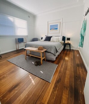 3 bedrooms, desk, iron/ironing board, WiFi