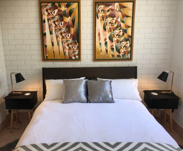 1 habitación, escritorio, tabla de planchar con plancha y wifi gratis 