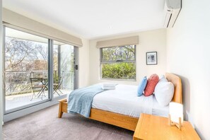 2 Schlafzimmer, Schreibtisch, Bügeleisen/Bügelbrett, kostenloses WLAN