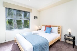 2 Schlafzimmer, Schreibtisch, Bügeleisen/Bügelbrett, kostenloses WLAN