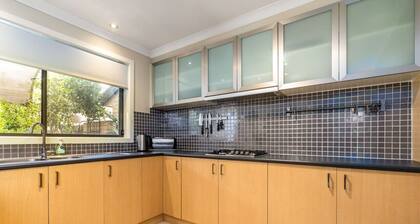 New to VRBO: Superb 3BR Townhouse near Town Centre!