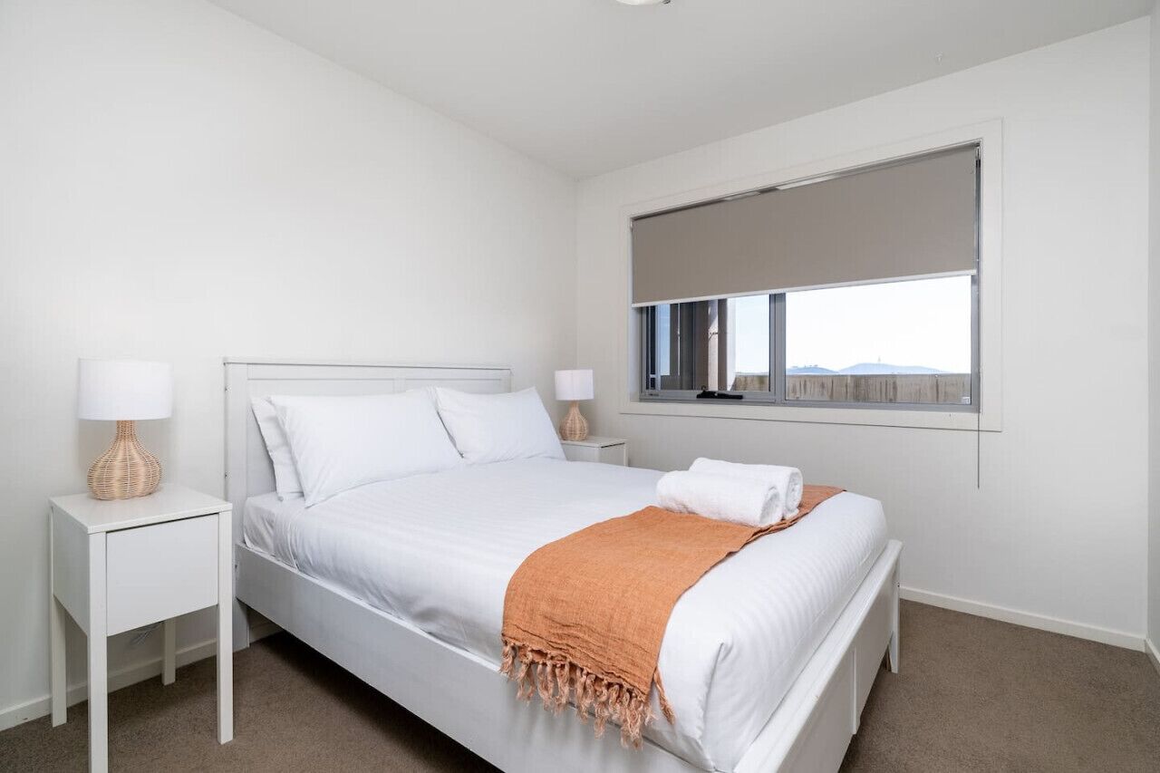 2 habitaciones, escritorio, tabla de planchar con plancha y wifi gratis 